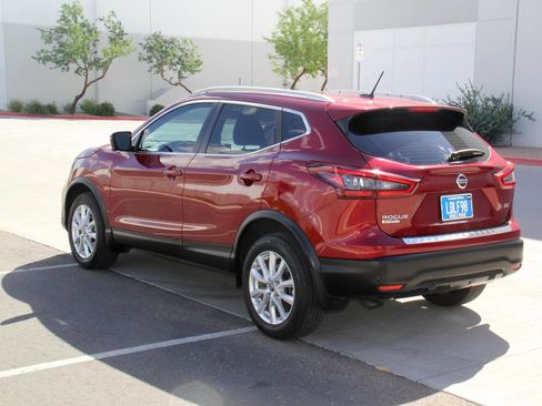 Used 2022 Nissan Rogue Sport SV w/ Technology Package image 7