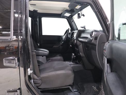 Used 2017 Jeep Wrangler Unlimited Sport w/ Quick Order Package 24S AWD/4WD image 29