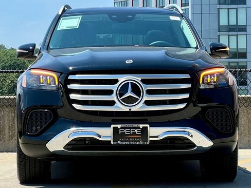 Certified 2026 Mercedes-Benz GLS 450 4MATIC image 3