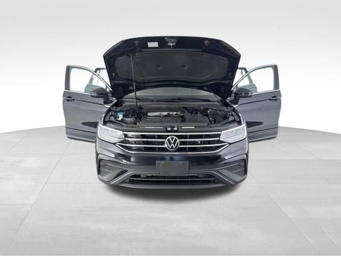 Used 2022 Volkswagen Tiguan SE AWD/4WD image 11
