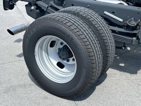 Used 2025 Ford F350 XL w/ XL Chrome Package RWD image 19
