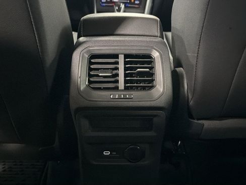 Certified 2024 Volkswagen Tiguan SE AWD/4WD image 32