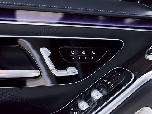 Used 2021 Mercedes-Benz Maybach S 580 4MATIC image 35