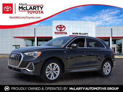 Used 2021 Audi Q3 2.0T Premium w/ Convenience Package AWD/4WD image 1
