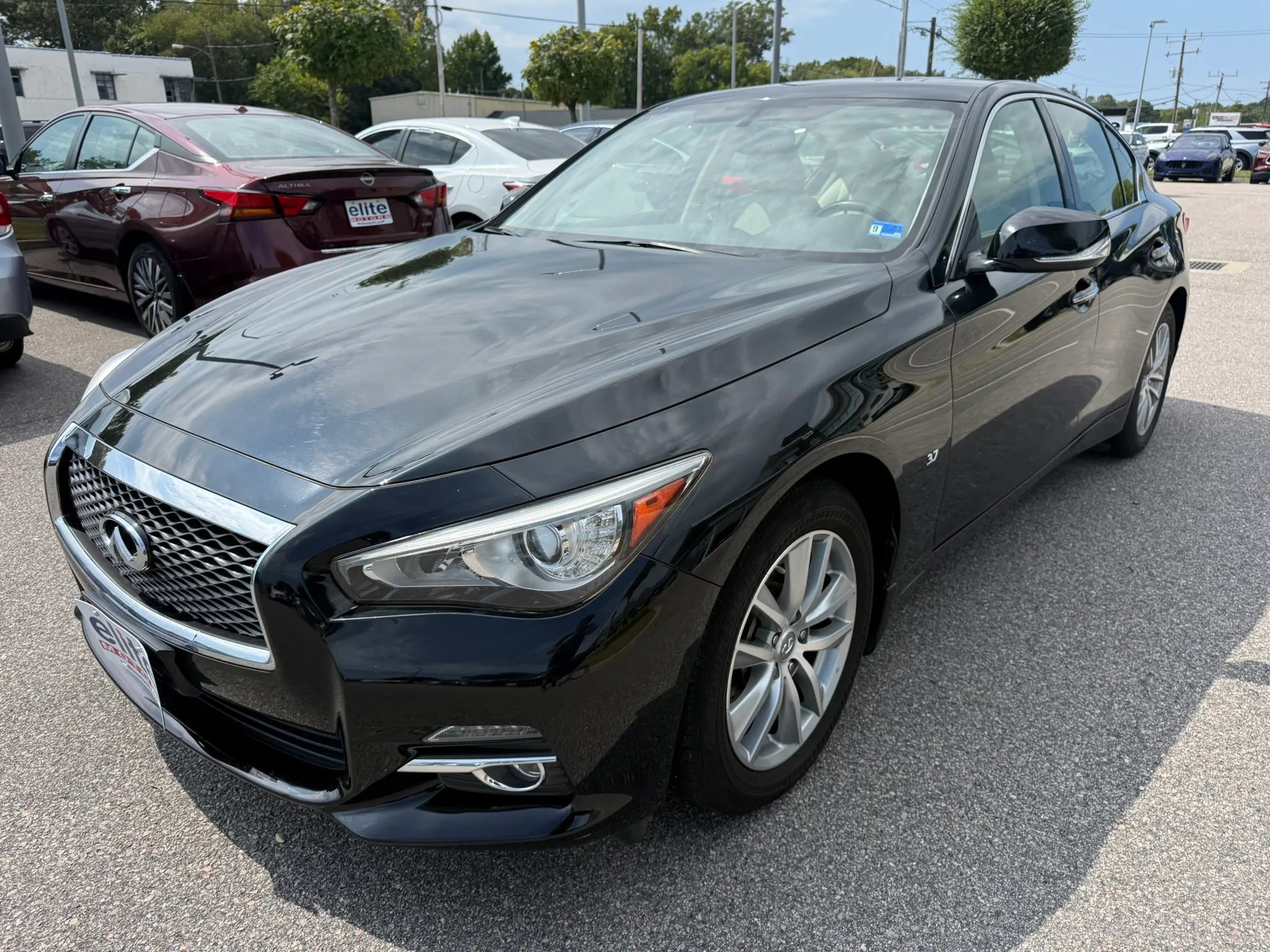 Used 2015 INFINITI Q50 Premium w/ All Weather Package AWD/4WD image 3