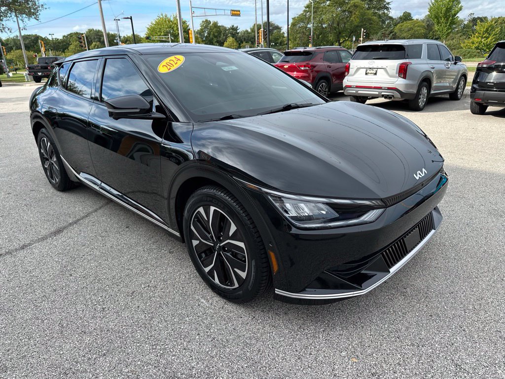 Used 2024 Kia EV6 Wind w/ Wind Technology Package AWD/4WD image 4