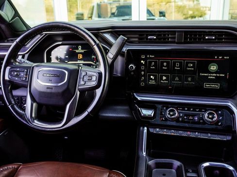 Used 2024 GMC Sierra 2500 Denali Ultimate image 16