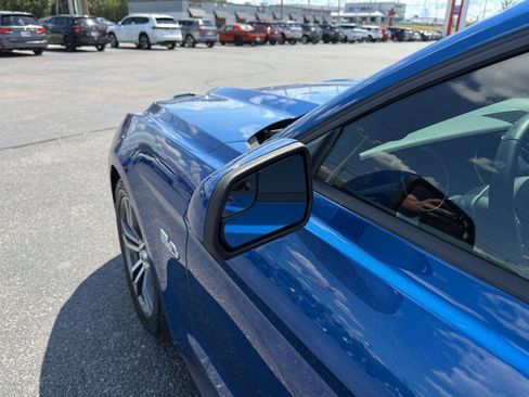 Used 2017 Ford Mustang GT RWD image 28