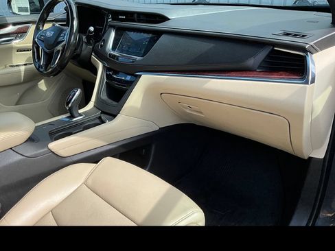 Used 2019 Cadillac XT5 Luxury FWD image 10