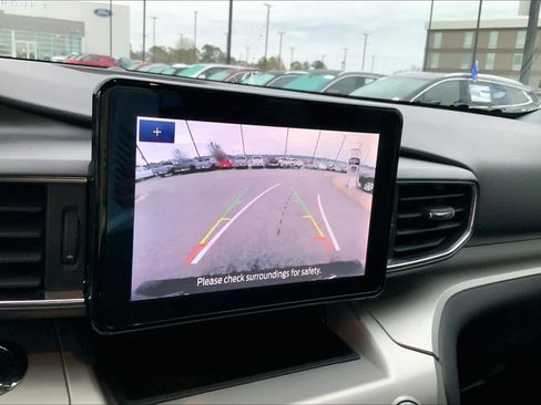 Certified 2022 Ford Explorer XLT w/ Equipment Group 202A image 26