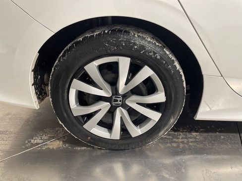 Used 2024 Honda Civic LX image 9