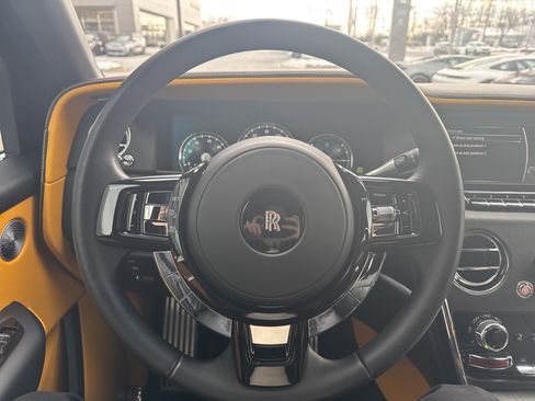 Used 2024 Rolls-Royce Cullinan w/ Interior Detailing Package image 19