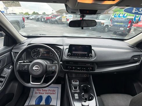 Used 2024 Nissan Rogue SV AWD/4WD image 18