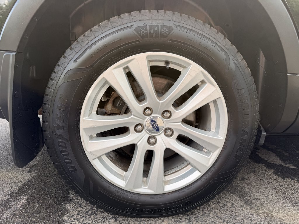 Used 2018 Ford Explorer XLT AWD/4WD image 13