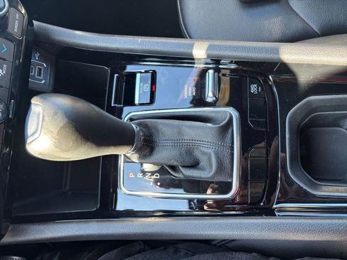 Used 2025 Jeep Compass Limited image 40