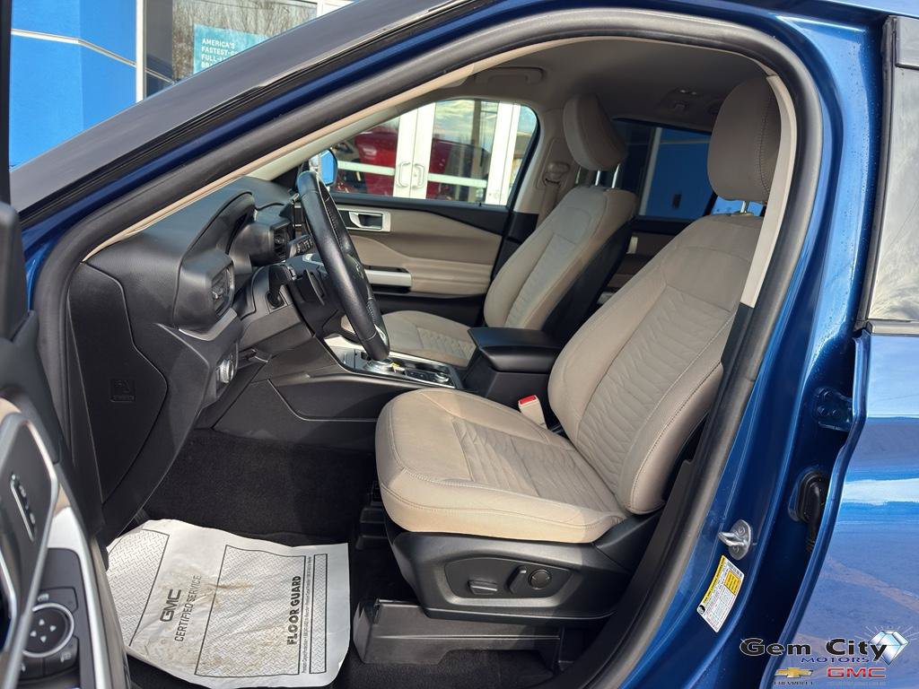 Used 2020 Ford Explorer XLT w/ Comfort Package AWD/4WD image 18