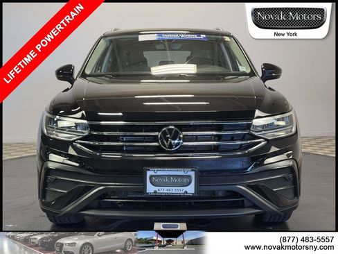 Used 2022 Volkswagen Tiguan SE image 2