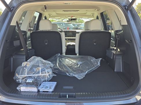New 2025 Kia Telluride S image 10