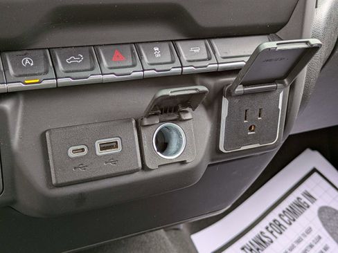 Used 2022 Chevrolet Silverado 1500 Custom image 21