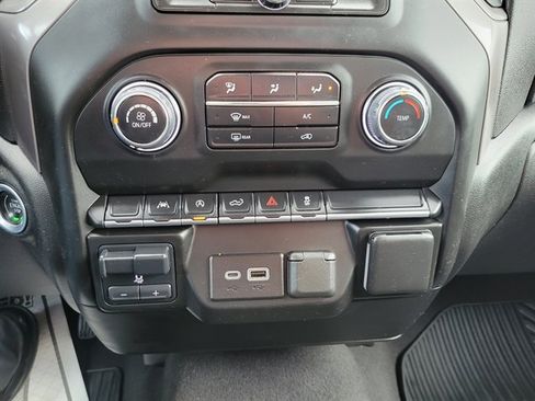 Used 2023 Chevrolet Silverado 1500 Custom image 12