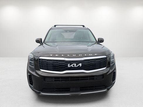 Used 2022 Kia Telluride EX w/ EX Premium Package FWD image 2