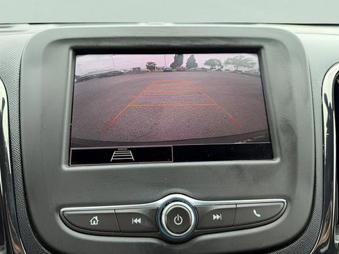Used 2023 Chevrolet Equinox RS FWD image 21