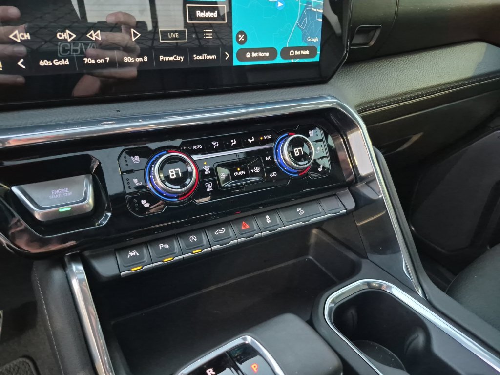 Used 2025 GMC Sierra 1500 Denali AWD/4WD image 24