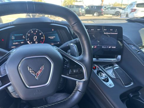 Used 2022 Chevrolet Corvette Stingray Convertible w/ Z51 Performance Package image 11