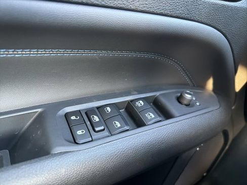 New 2026 Jeep Compass Limited image 19