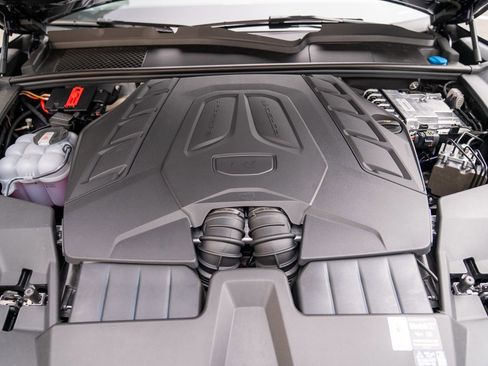 New 2025 Porsche Cayenne GTS image 29