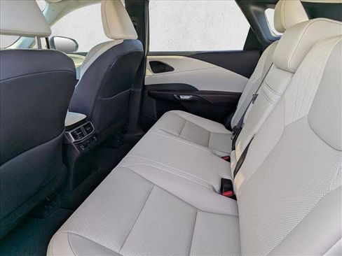 Certified 2024 Lexus RX 350h w/ Convenience Package image 17