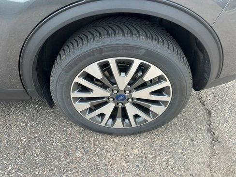 Used 2020 Ford Escape Titanium w/ Titanium Premium Package 2.0 AWD/4WD image 15