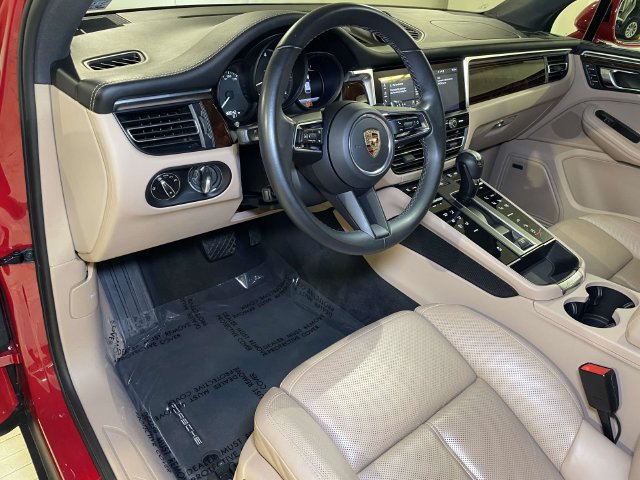 Certified 2022 Porsche Macan AWD/4WD image 4