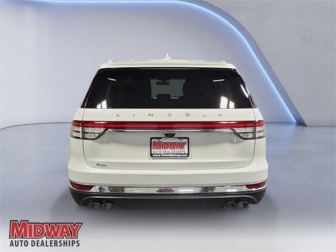 Used 2020 Lincoln Aviator Reserve w/ Elements Package Plus image 4