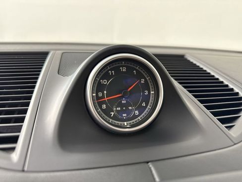 Certified 2018 Porsche Macan image 27