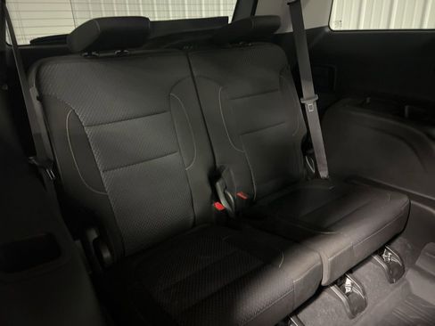 Certified 2023 GMC Acadia SLE w/ Driver Convenience Package image 13