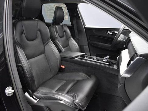 Used 2022 Volvo XC60 B5 Inscription w/ Climate Package image 14