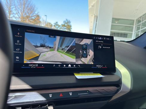 Certified 2025 BMW X3 xDrive30i w/ Premium Package image 21