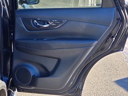 Used 2020 Nissan Rogue SV image 8