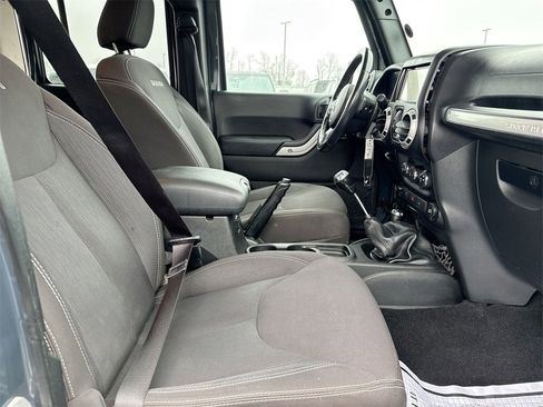 Used 2016 Jeep Wrangler Unlimited Sahara w/ Connectivity Group image 20