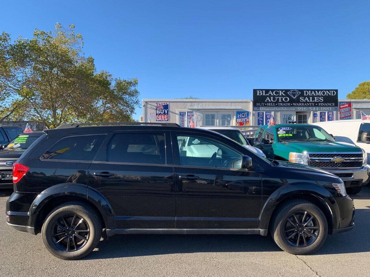 Used 2017 Dodge Journey SXT w/ Comfort/Convenience Group FWD image 8