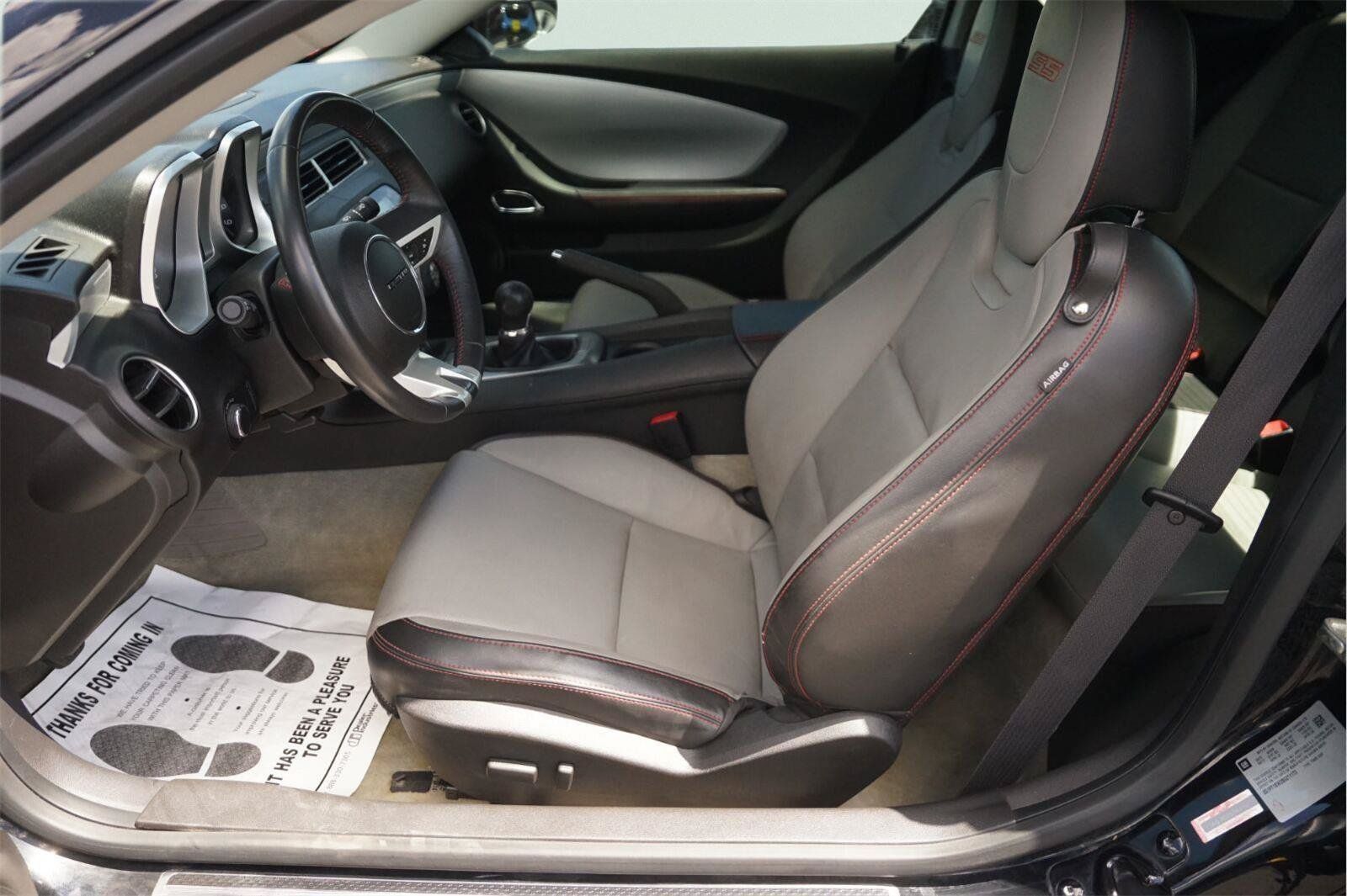 Used 2011 Chevrolet Camaro SS RWD image 9
