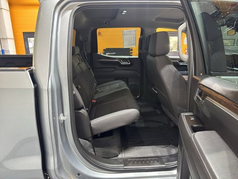 Used 2025 GMC Sierra 1500 Elevation image 22