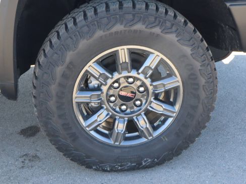 New 2026 GMC Sierra 1500 AT4X AWD/4WD image 17