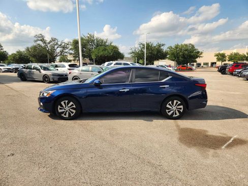Used 2019 Nissan Altima 2.5 S FWD image 4