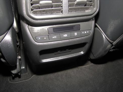 Used 2025 Honda Pilot EX-L image 15