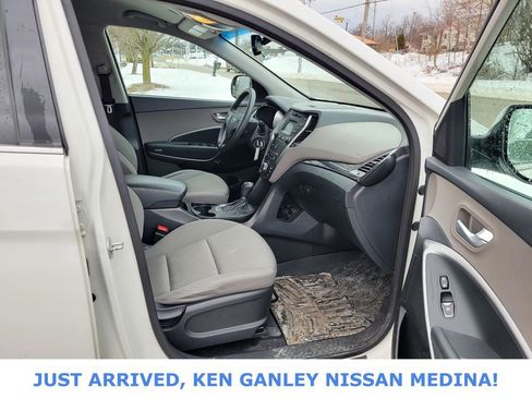 Used 2016 Hyundai Santa Fe SE w/ Cargo Package image 20