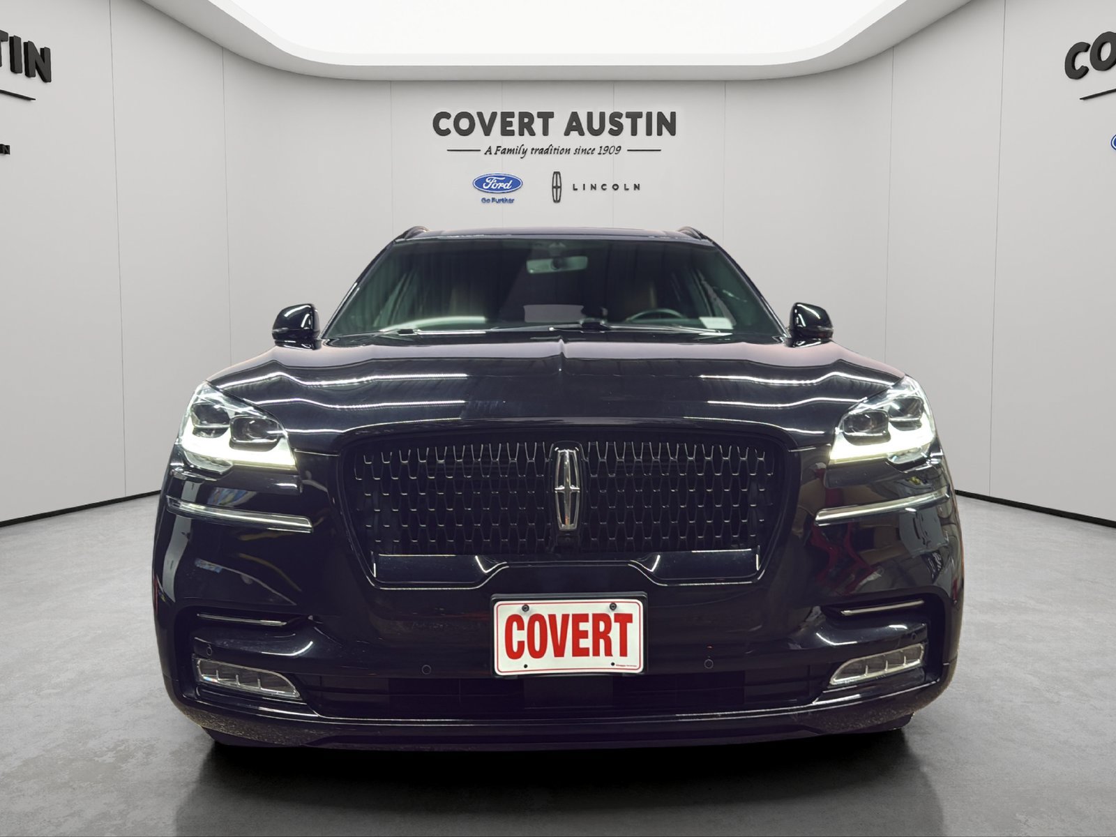 Used 2023 Lincoln Aviator Reserve w/ Equipment Group 201A RWD image 8
