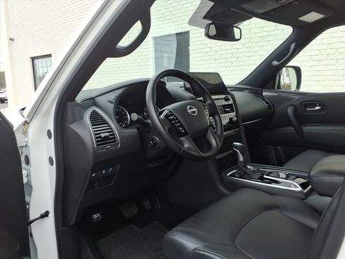 Used 2024 Nissan Armada SL w/ Midnight Edition Package image 6