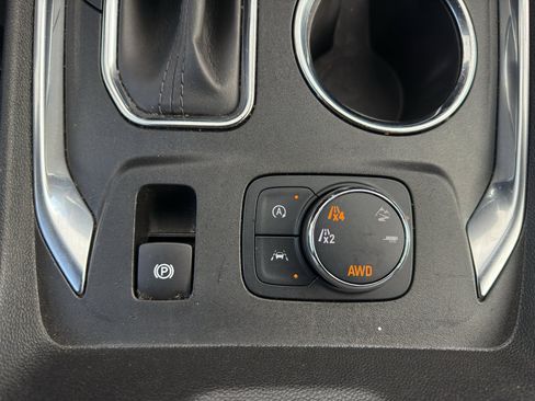 Used 2023 Chevrolet Traverse Premier image 45